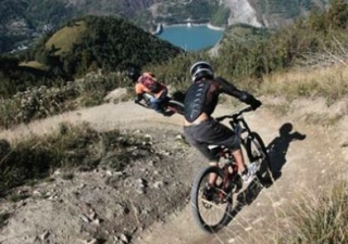  Ciclismo de cerro alpino en Val d Isère 